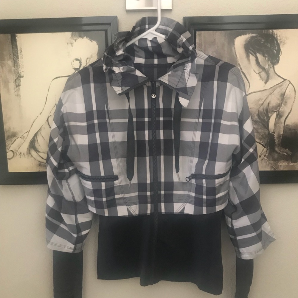 Beautiful Lululemon jacket in excellent condition